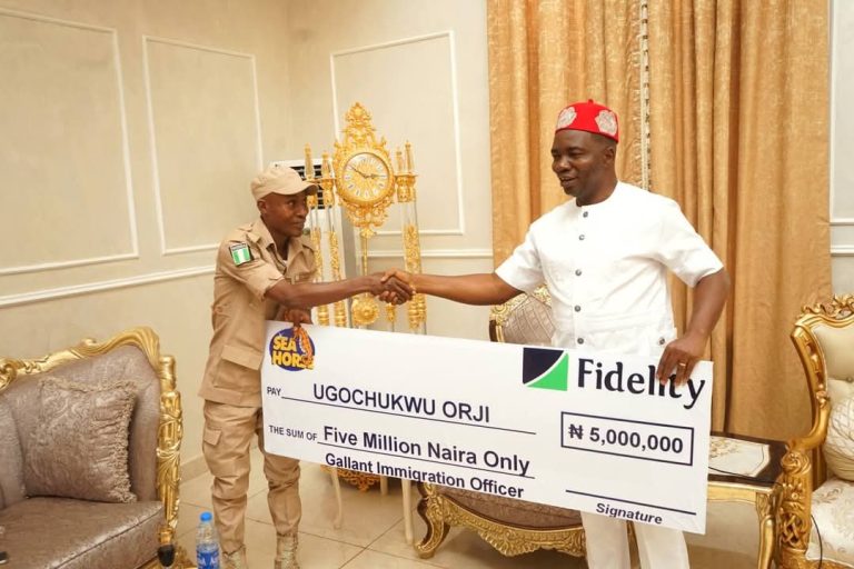 Immigration officer Gets N5Million For Arresting Fleeing Ritualist